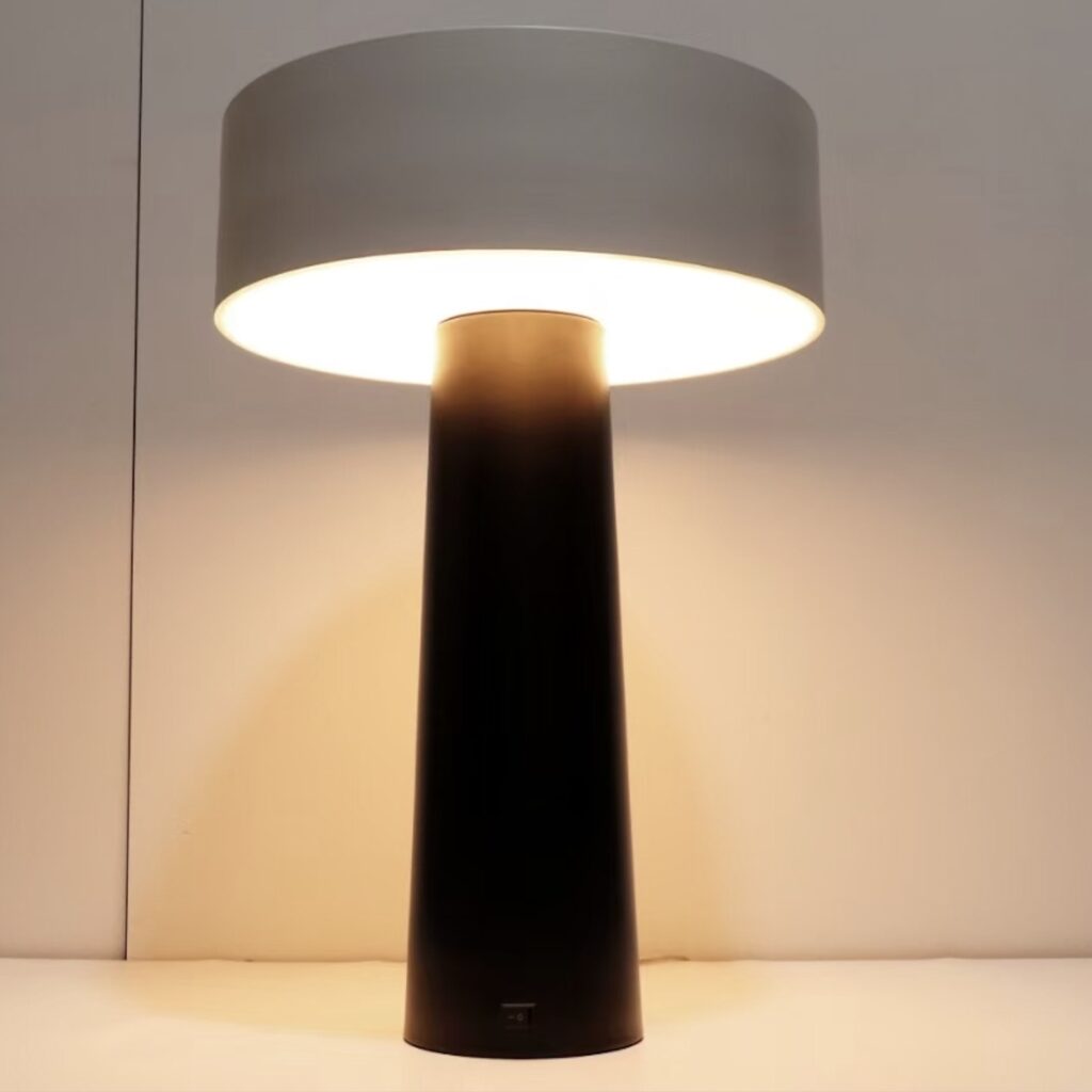 Songdom Desk lamp for Residence Inn by Marriott