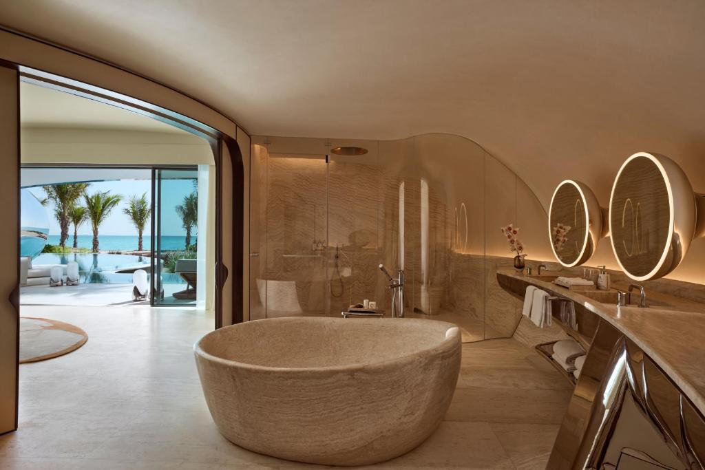 bathroom bathtub